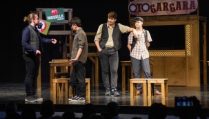 Gaziemir Belediyesi Gençlik Tiyatrosu "Otogargara"yı sahneledi