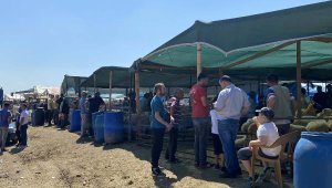 Gaziemir ilçesindeki kurban pazarında arife yoğunluğu yaşandı! 