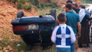 Genç Parti İl Başkanı ve oğlu kazada yaralandı