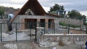 Husumetlisini öldürüp, cesedini ateşe verdi