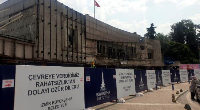 İzmir Fuarı'nın simge kapılarında yenileme çalışması başladı