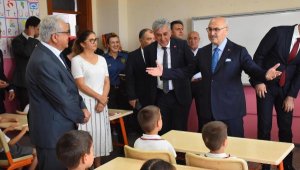 İzmir'de 890 bin öğrenci karne aldı