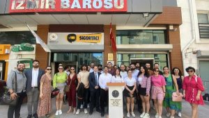 İzmir'de genç avukatlar sorunlarına çözüm istedi