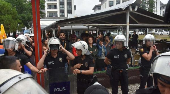 İzmir'de LGBT gerginliği! Tepki gösterdiler