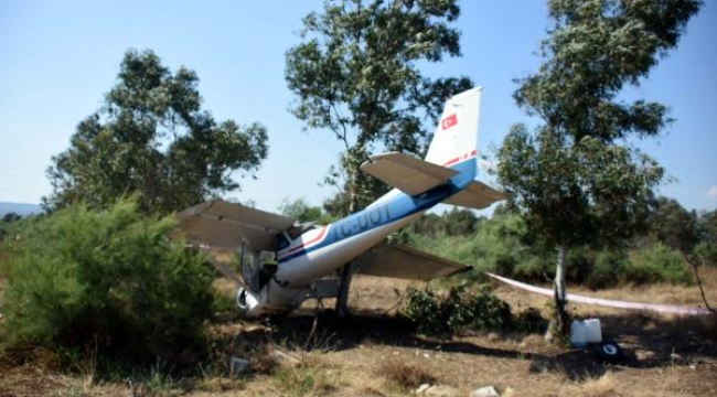 İzmir'de uçak düştü, 2 kişi sağ kurtuldu