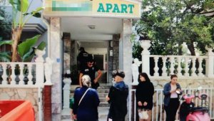 'Kiracılar çıkmayınca daireye biber gazı sıktı'