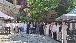 Kuşadası protokolü tarihi kervansarayda bayramlaştı