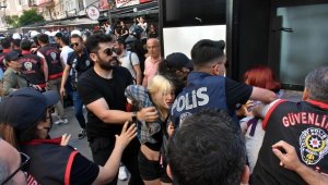 LBGT yürüyüşüne polis müdahale etti