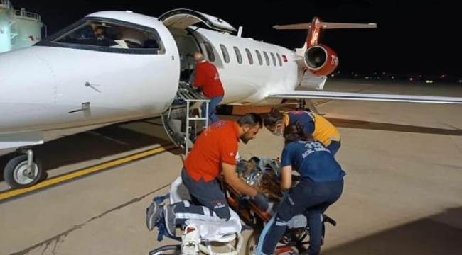 Minik Öykü salça kazanına kazana düştü