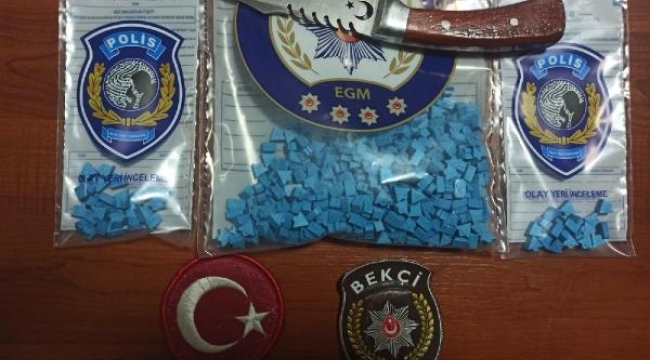 Motosikletteki poşette 500 ecstasy hap bulundu