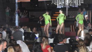 Müzik yasağı kalktı; turistler 04.00'e kadar eğlendi