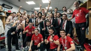 Pınar Karşıyaka'da sıra şampiyonlukta