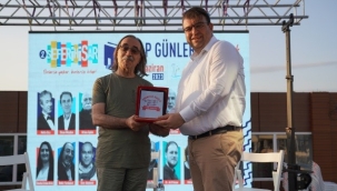 Seferihisar'da kitap dolu günler! Vatandaştan yoğun ilgi var