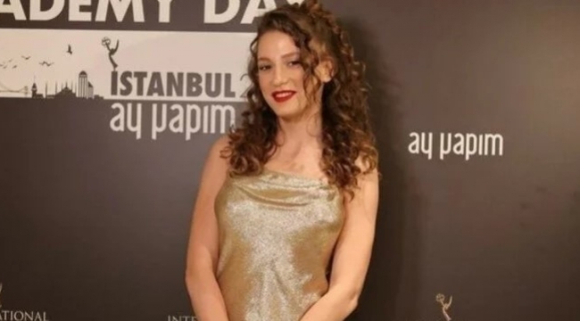 Serenay Sarıkay'nın saçları dalga konusu oldu