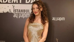 Serenay Sarıkay'nın saçları dalga konusu oldu