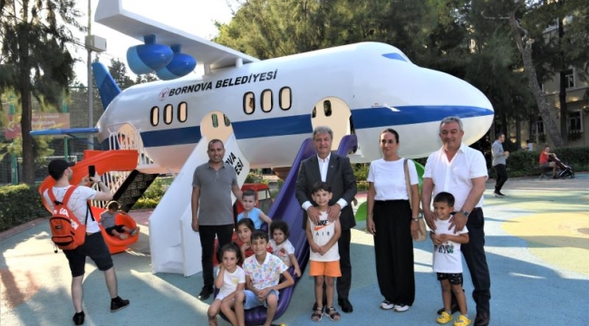 "29 Ekim ve 23 Nisan Uçaklar" Bornova Büyükpark'a iniş yaptı  