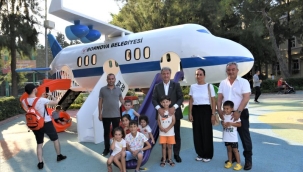 "29 Ekim ve 23 Nisan Uçaklar" Bornova Büyükpark'a iniş yaptı  