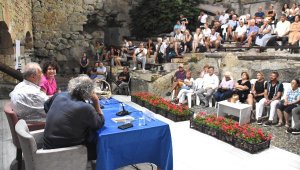 3. Foça Kitap Günleri kapsamında söyleşi düzenlendi