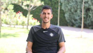 Altay'ın tecrübeli futbolcusu Ceyhun Gülselam: Zorlukları aşacağız