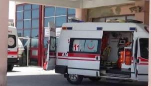 Annesini saatlerce dövüp gözünü oydu