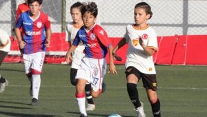 Bayraklı'da 100'üncü yıla özel 'Cumhuriyet Turnuvası'