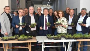 Bornova Belediyesi, çiftçiye 'ziraat mühendisi' desteği veriyor