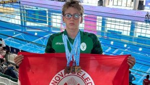 Bornova Belediyesi yetiştirdi, yüzmede Türkiye ikincisi oldu