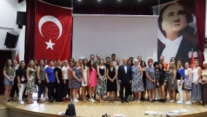 Bornova'da uluslararası eğitim! Gönüllüler bir araya geldi