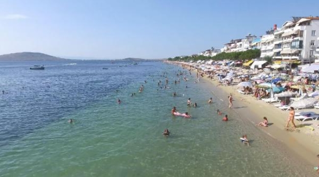 Bu adaya nüfusunun 66 katı tatilci geldi