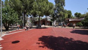 Buca Belediyesi ekipleri Şirinyer Parkı'nı yeniliyor