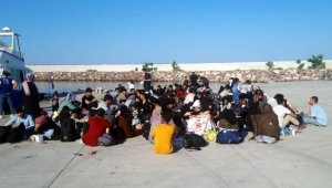 Çanakkale'de teknede 144 kaçak göçmen ile 1 organizatör yakalandı