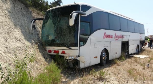 Çanakkale'de yolcu otobüsü şarampole düştü: 5 yaralı