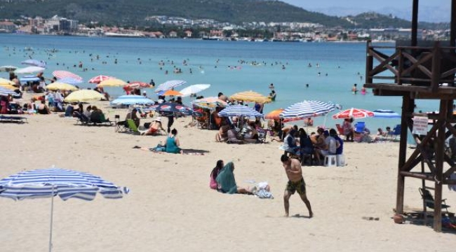 Çeşme'de tatilin son gününde de yoğunluk