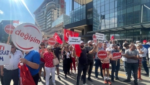 CHP Genel Merkezi önünde Kemal Kılıçdaroğlu'na istifa sesleri