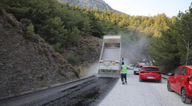 Datça'da  5 mahallenin ikinci kat sathi kaplaması yapılan yolu açıldı