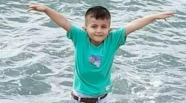 Düğün salonunda dekor altında kalarak öldü