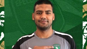 Efeler 09'da Mert ve Uğur takımda kaldı