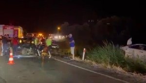 Erdek'te iki otomobil kafa kafaya çarpıştı