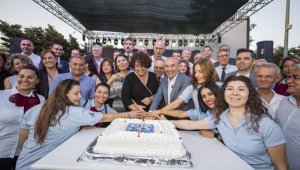 ESHOT 80. yaşı, Başkan Soyer'in katıldığı pasta kesimiyle kutlandı