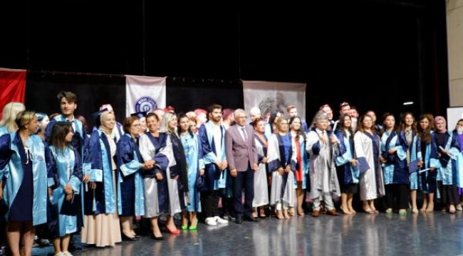 EÜ Ödemiş Meslek Yüksekokulu'nda mezuniyet heyecanı