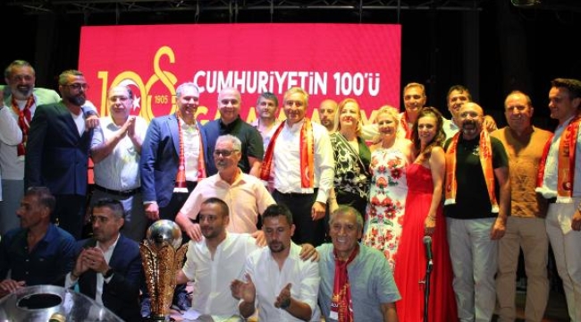 Galatasaray'ın şampiyonluğu Kuşadası'nda kutlandı