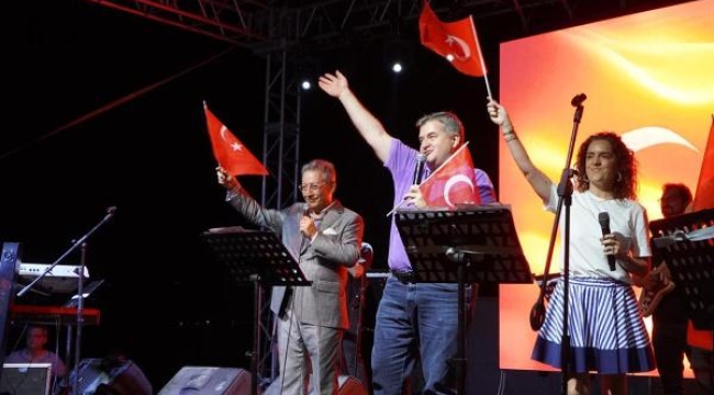 'Ilıca'dan Ata'ya Selam' etkinliği şarkılarla sona erdi