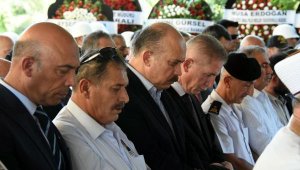 İstanbul Emniyet Müdürü Aktaş'ın babası İzmir'de toprağa verildi