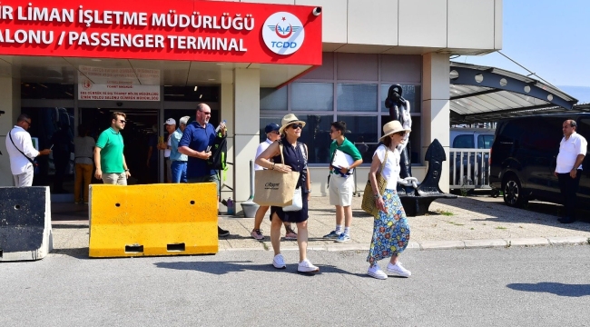 İzmir turizmi ziyaretçi rekoru kırdı
