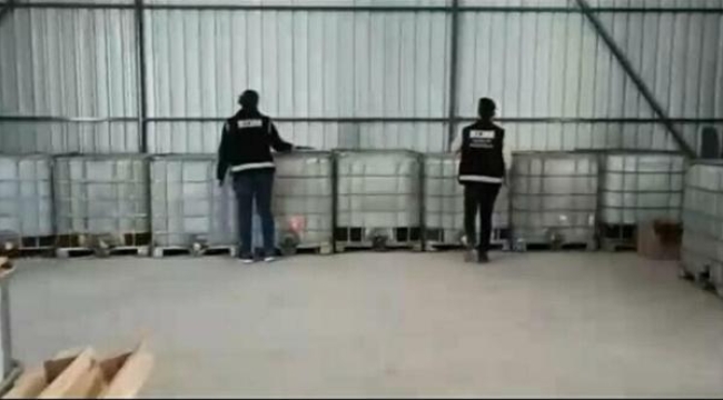 İzmir'de 42 ton sahte etil alkol ele geçirildi