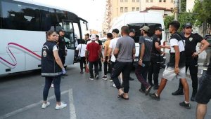 İzmir'de kaçak göçmen avı