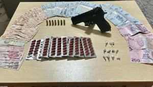 İzmir'de uyuşturucu baskınına 5 tutuklama