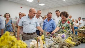 İzmir'in Kozmetik Köyü, Seferihisar Ulamış'ta törenle açıldı