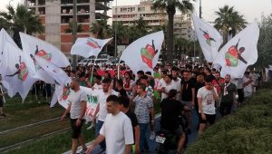 Karşıyaka taraftarı başkana karşı yürüdü