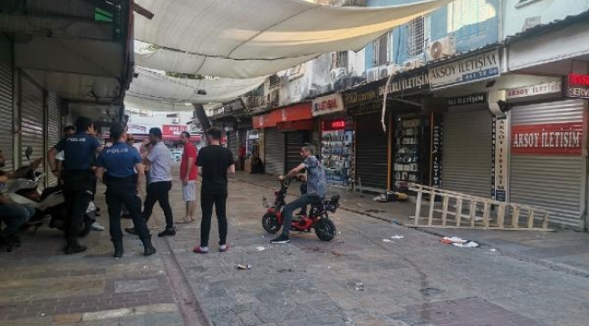 Klima montajı yaparken akıma kapılıp öldü